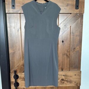 M.M. LaFleur Elegant Gray Sleeveless Dress Size 12